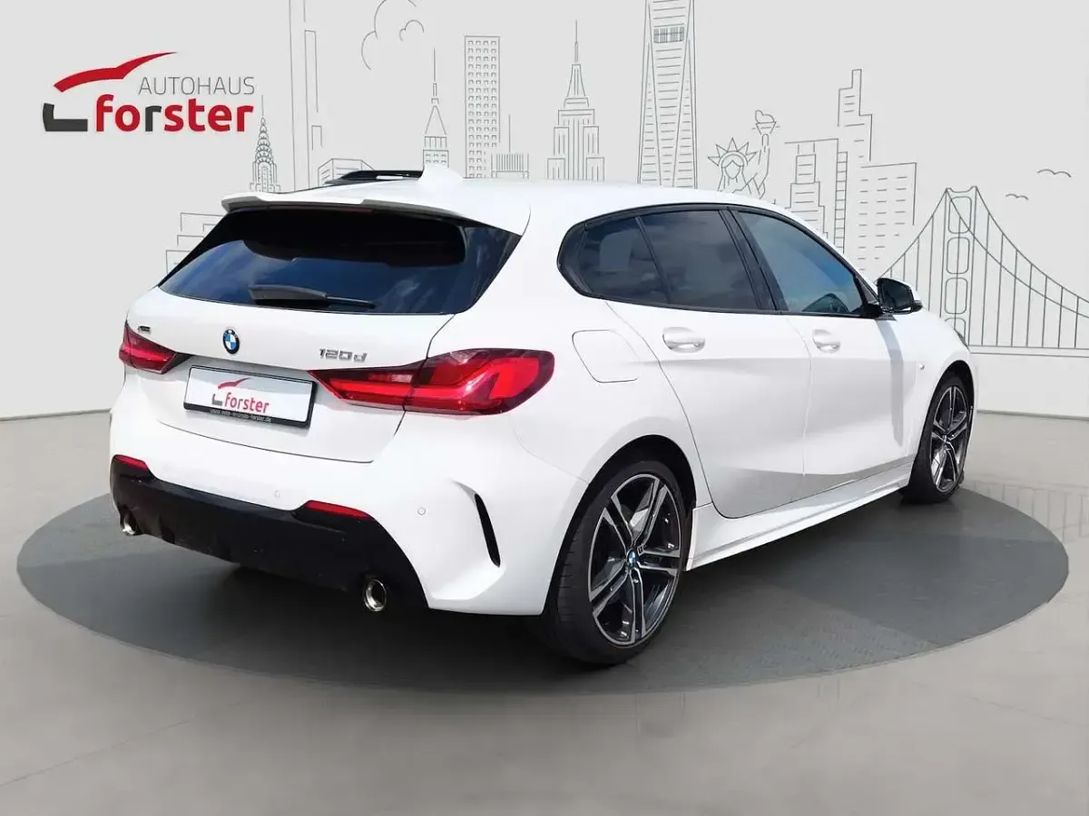 Gebraucht BMW 120 M Sport 190 PS (139 kW) 2022 Weiß Kleinwagen
