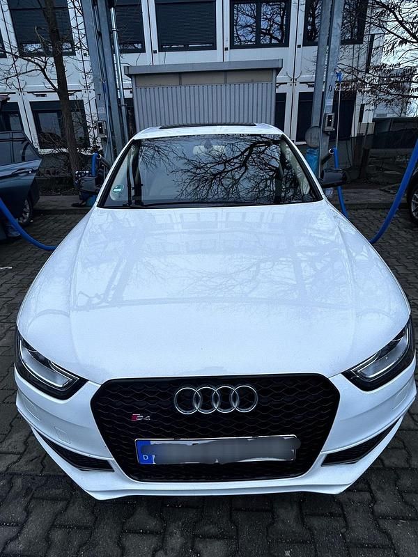 Gebraucht Audi A4 Design 220 PS (161 kW) 2014 Weiß Limousine