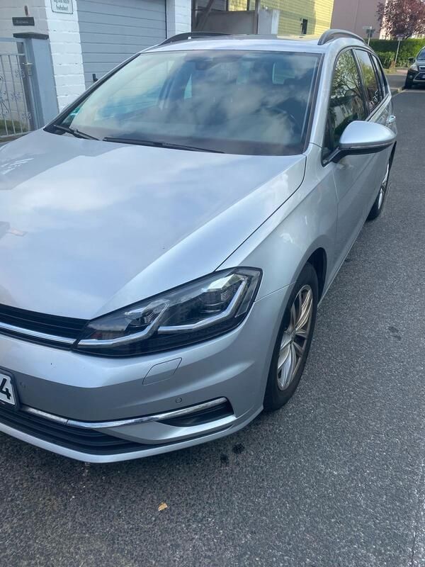 Silber Gebraucht 2019 VW Golf VII Kombi | 9.500 € (Guter Preis) - Bild 1/4