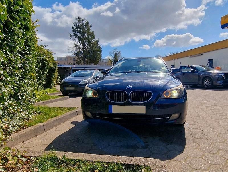 Gebraucht BMW 523 190 PS (139 kW) 2009 Blau Kombi