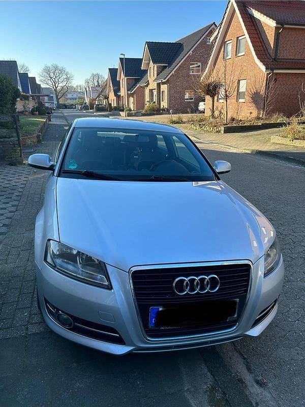 Silber Gebraucht 2010 Audi A3 S-Line Coupé | 4.500 € (Fairer Preis) - Bild 1/4