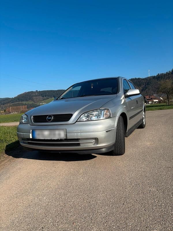 Gebraucht Opel Astra 84 PS (61 kW) 2001 Silber Kleinwagen
