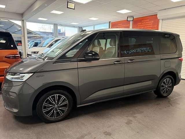 Usata VW Multivan 150 CV (110 kW) 2023 Grigio Monovolume