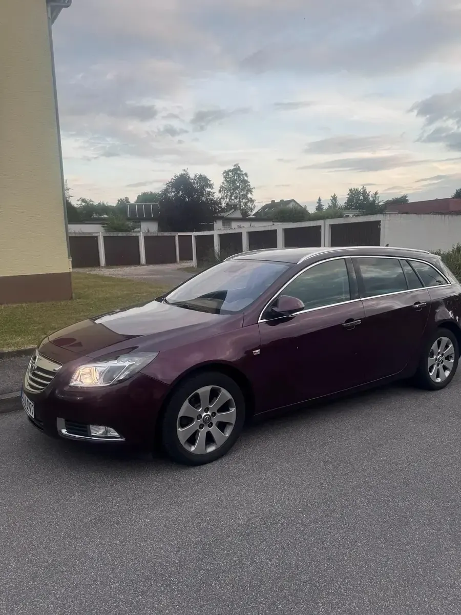 Gebraucht Opel Insignia 160 PS (117 kW) 2013 Rot Kombi