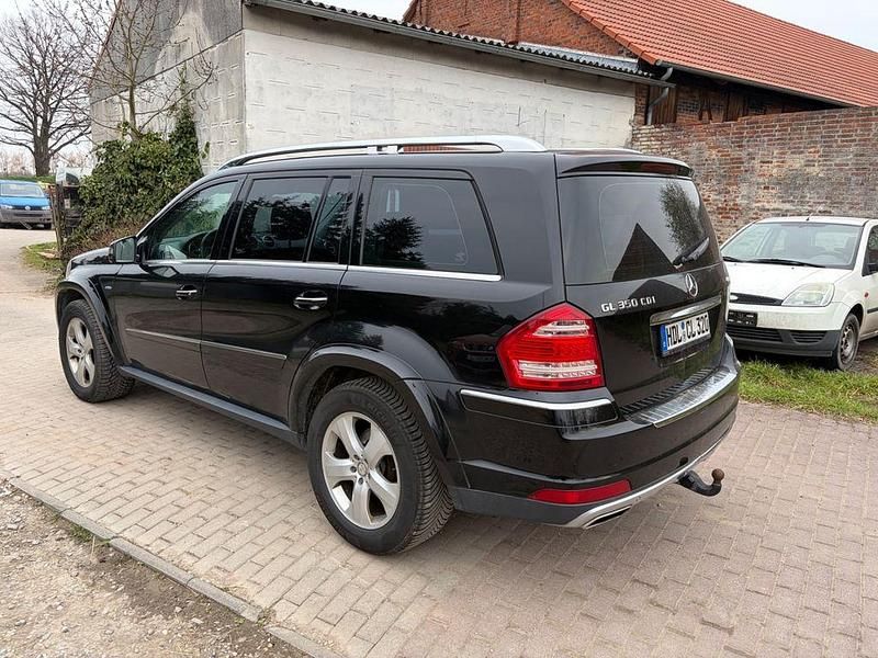 Gebraucht Mercedes GL350 224 PS (164 kW) 2011 Schwarz SUV