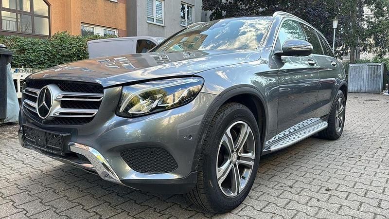 Gebraucht Mercedes GLC250 AMG 211 PS (155 kW) 2016 Grau SUV