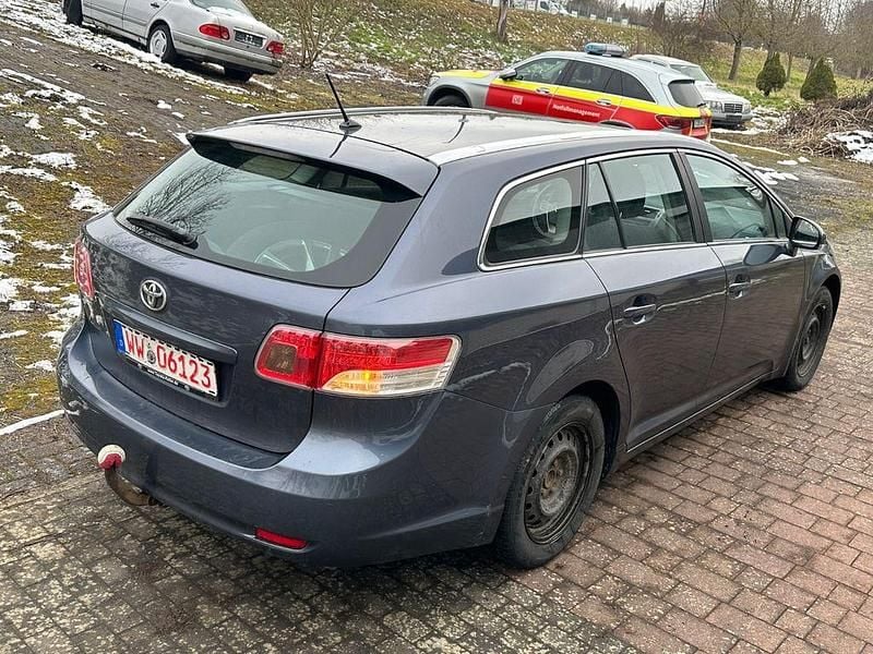 Gebraucht Toyota Avensis Edition 126 PS (92 kW) 2011 Blau Kombi