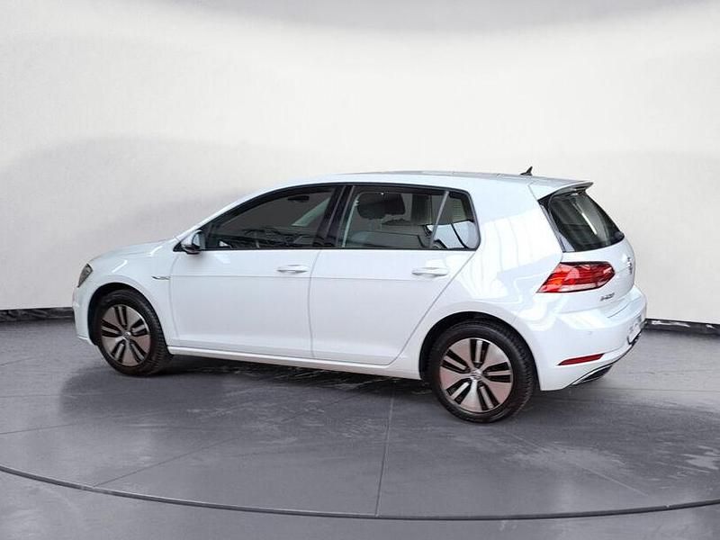 Gebraucht VW e-Golf 100 kW (136 PS) 2019 Weiss Kleinwagen