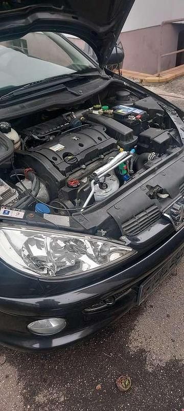 Gebraucht Peugeot 206 CC Tendance 109 PS (80 kW) 2004 Schwarz Cabrio