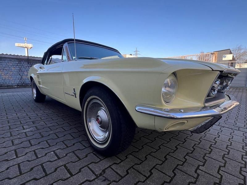 Gebraucht Ford V8 224 PS (164 kW) 1967 Gelb Cabrio