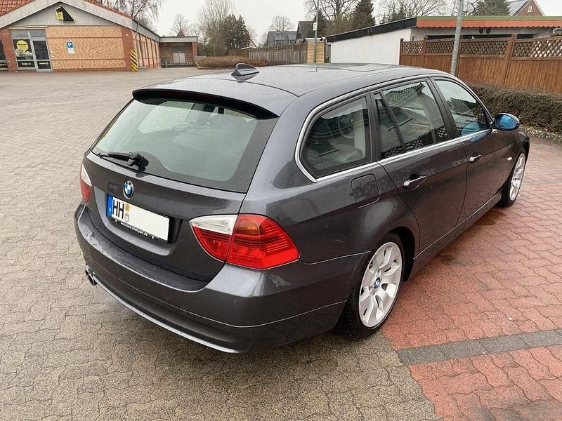 Gebraucht BMW 330 Performance 231 PS (169 kW) 2006 Grau Kombi