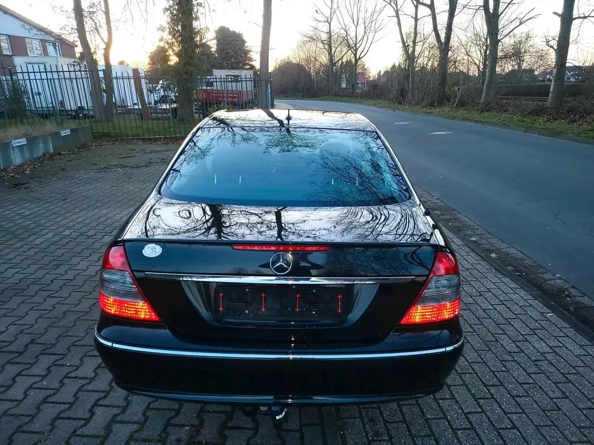 Gebraucht Mercedes E220 Elegance 170 PS (125 kW) 2007 Schwarz Limousine