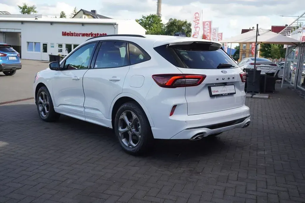 Gebraucht Ford Kuga ST-Line 184 PS (135 kW) 2025 Schwarz SUV
