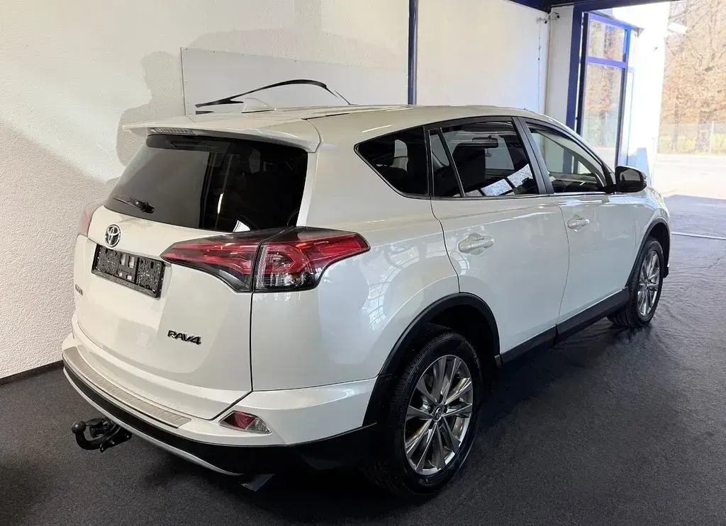 Gebraucht Toyota RAV4 Edition-S 143 PS (105 kW) 2016 Weiß SUV