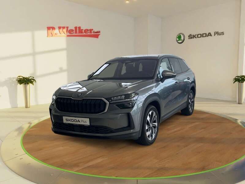 Graphitegrau metallic Gebraucht 2024 Skoda Kodiaq Selection SUV | 53.900 € - Bild 1/4