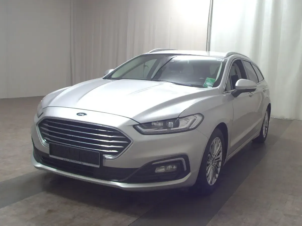 Używany Ford Mondeo Titanium 190 KM (139 kW) 2021 Srebrny Kombi