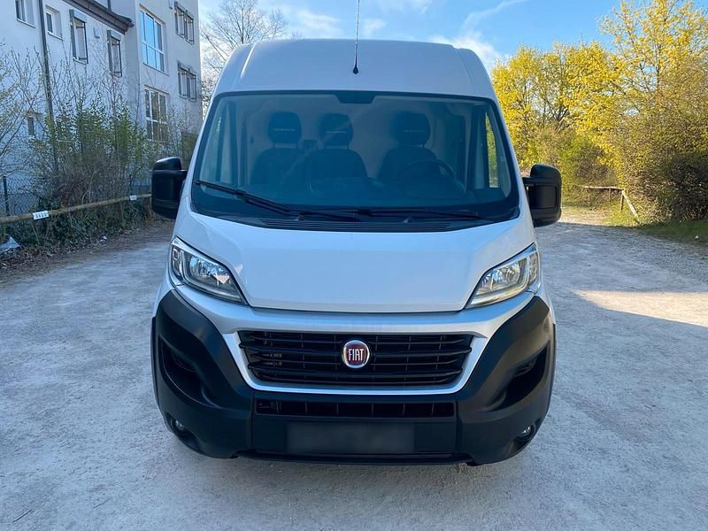 Gebraucht Fiat Ducato 130 PS (95 kW) 2019 Weiß Van