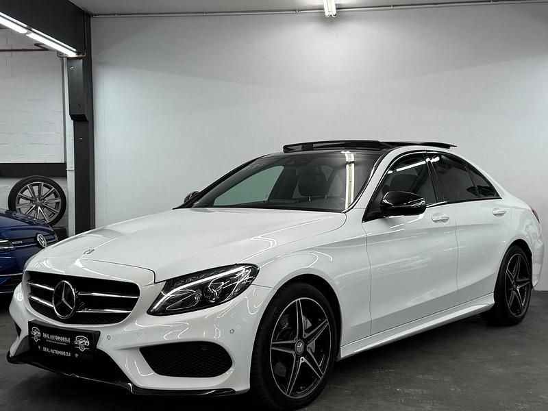 Weiß Gebraucht 2015 Mercedes C220 AMG line Limousine | 21.990 € - Bild 1/1