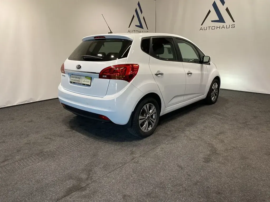 Gebraucht Kia Venga Spirit 125 PS (91 kW) 2016 Weiß Kleinwagen