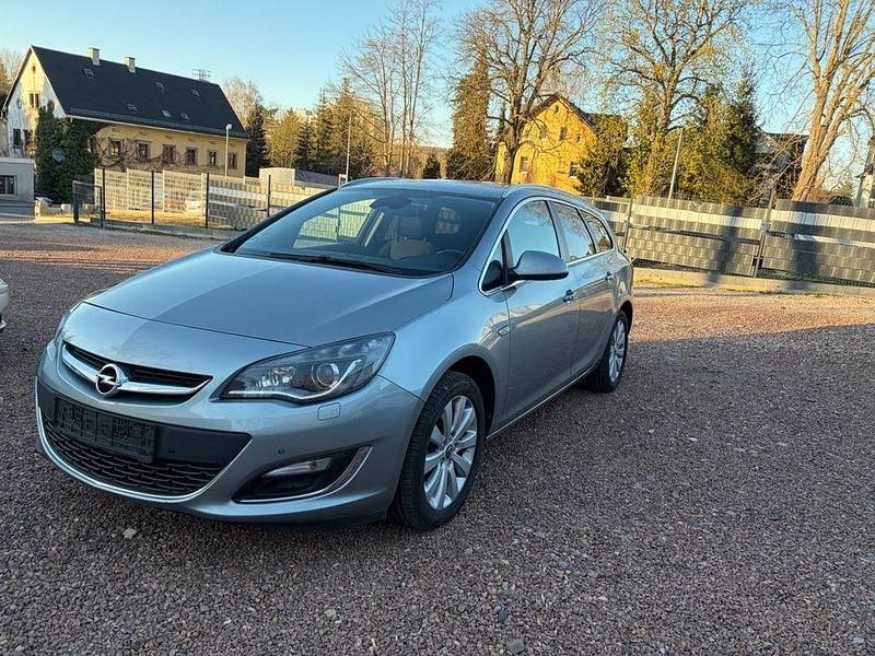 Gebraucht Opel Astra 165 PS (121 kW) 2012 Grau Kombi