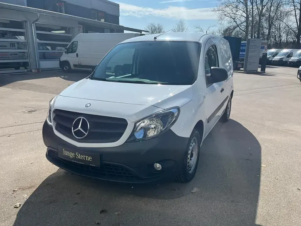 Gebraucht Mercedes Citan 111 110 PS (80 kW) 2019 Arktikweiss Van / Kleinbus