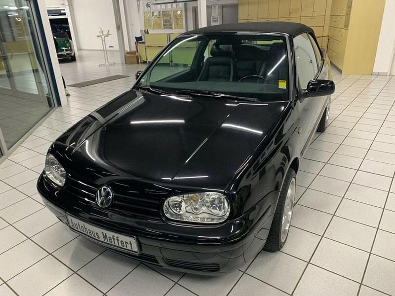 Gebraucht VW Golf Cabriolet Conceptline 75 PS (55 kW) 1999 Schwarz metallic Cabrio
