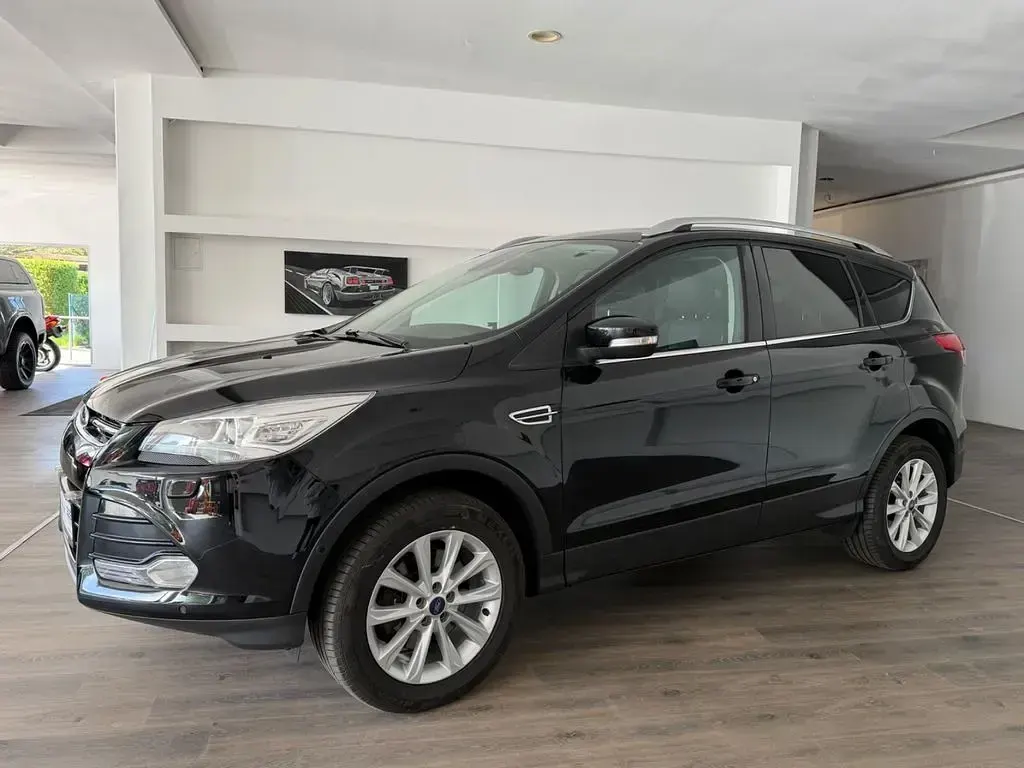 Gebraucht Ford Kuga Titanium 179 PS (131 kW) 2016 Schwarz SUV