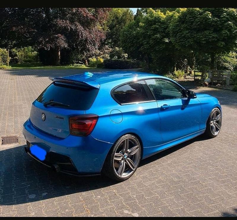 Blau Gebraucht 2013 BMW M135 M Performance Kleinwagen | 21.900 € (Etwas zu teuer) - Bild 1/4