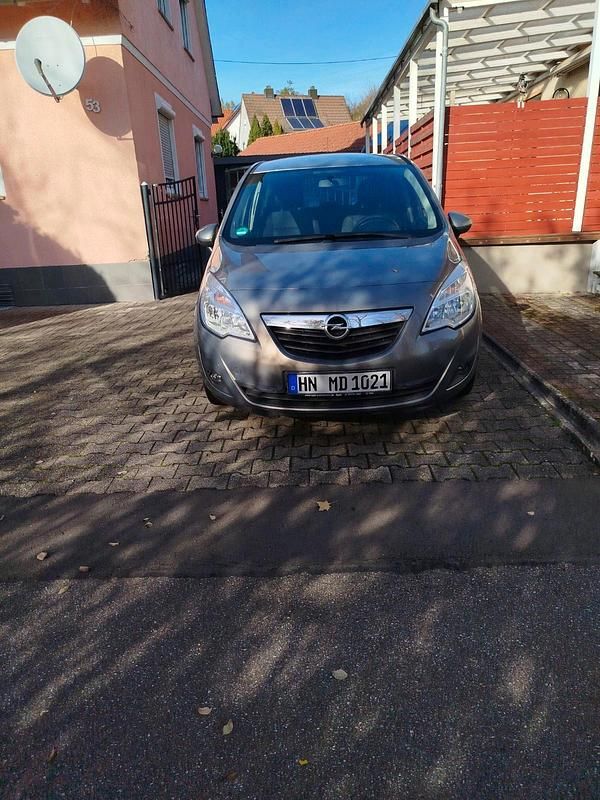 Silber Gebraucht 2011 Opel Meriva Van / Kleinbus | 2.850 € (Guter Preis) - Bild 1/4