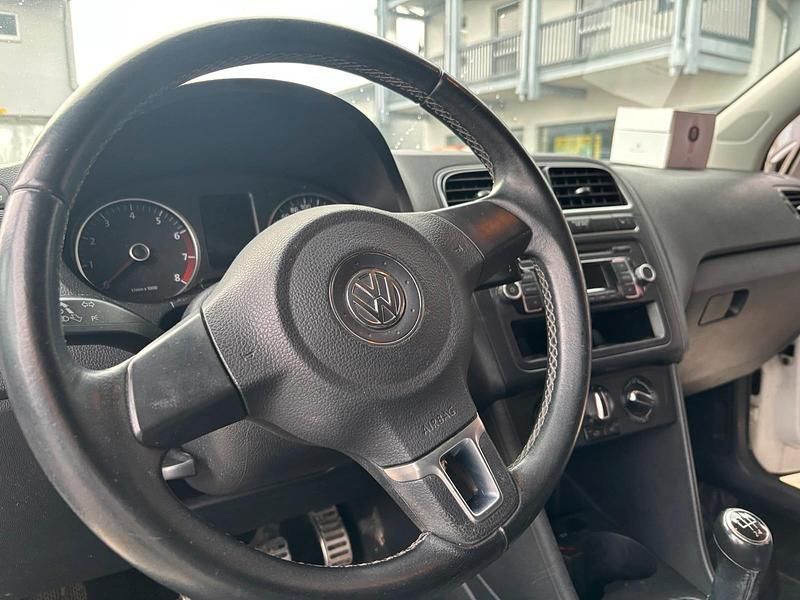 Gebraucht VW Polo 85 PS (62 kW) 2012 Weiß Limousine