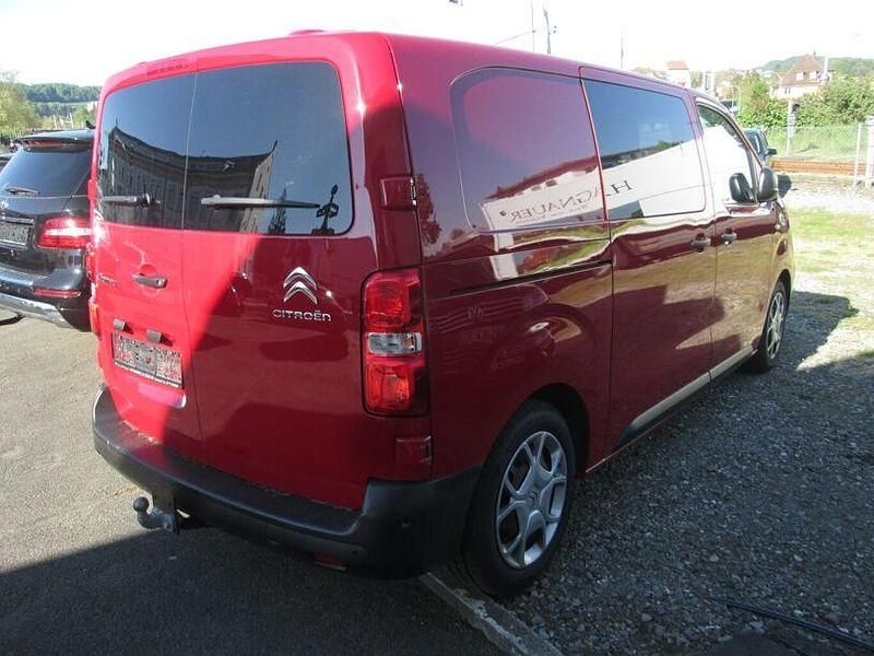 Gebraucht Citroën Jumpy 150 PS (110 kW) 2021 Farbe rot ardent/typ aussenver Van / Kleinbus