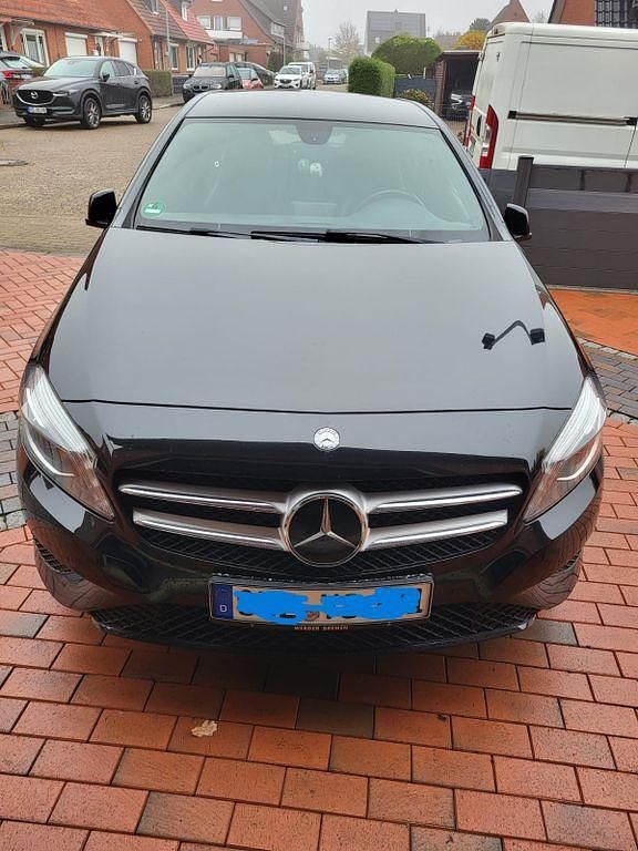 Gebraucht 2014 Mercedes A200 Urban Limousine | 10.000 € (Superpreis) - Bild 1/4