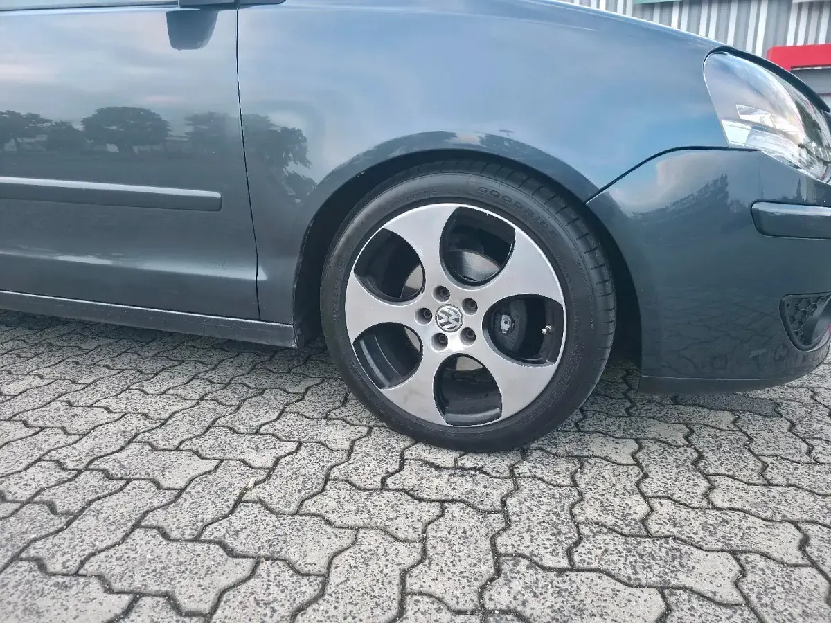 Gebraucht VW Polo 54 PS (39 kW) 2005 Grau Kleinwagen