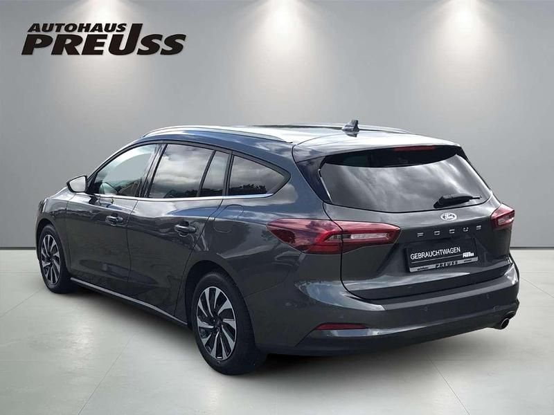 Gebraucht Ford Focus Titanium 116 PS (85 kW) 2025 Grau Limousine