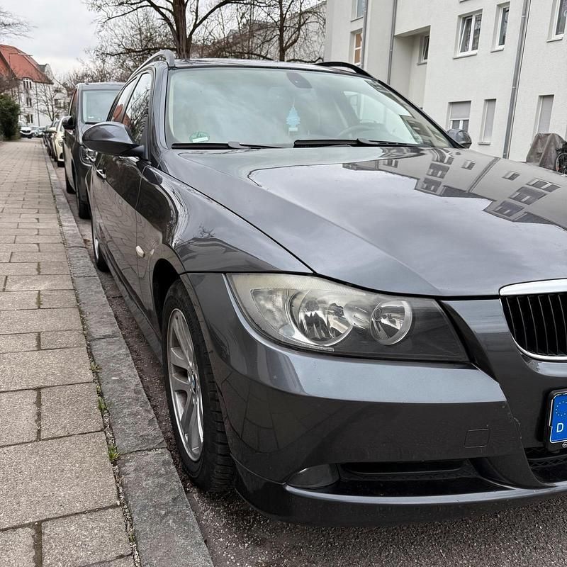 Gebraucht BMW 318 143 PS (105 kW) 2008 Grau Kombi