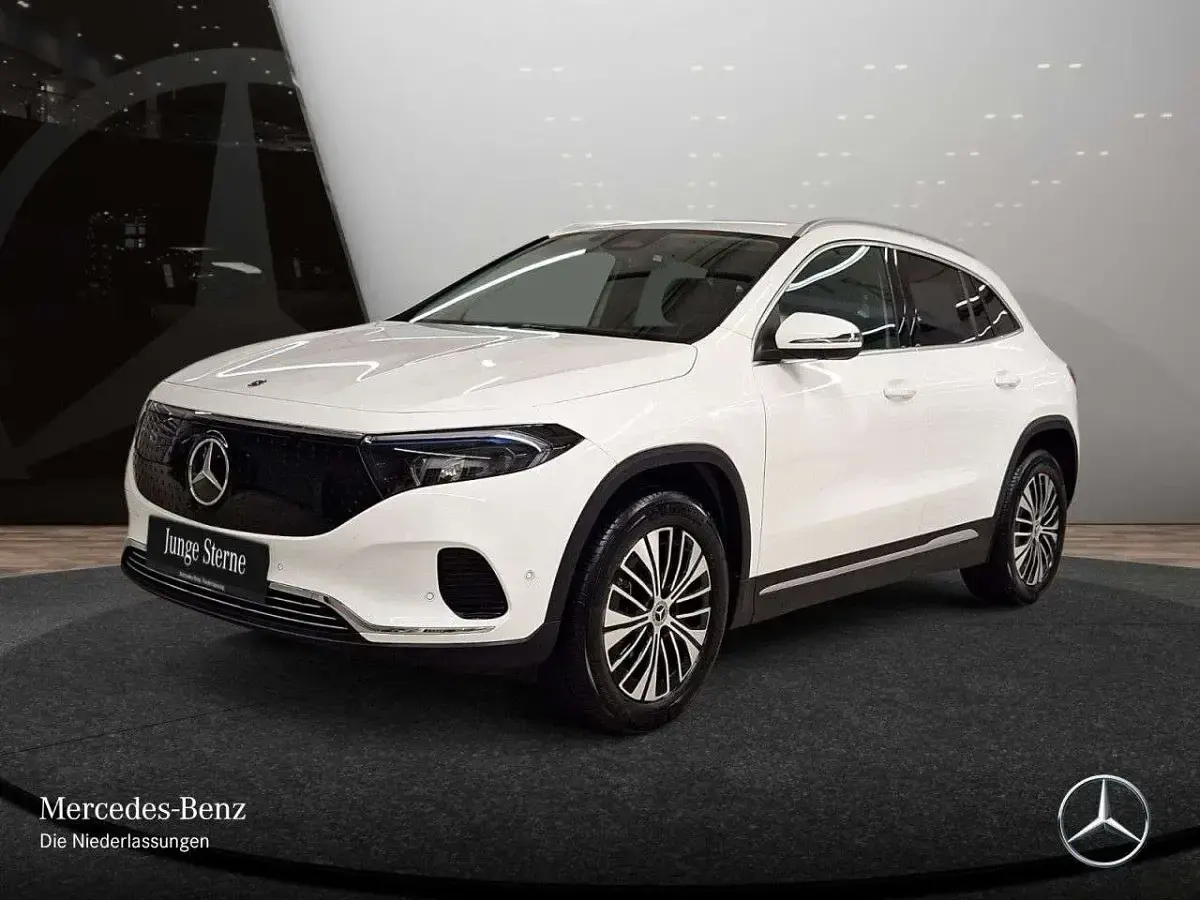 Gebraucht Mercedes EQA250 Advanced 139 kW (190 PS) 2025 Polarweiß SUV