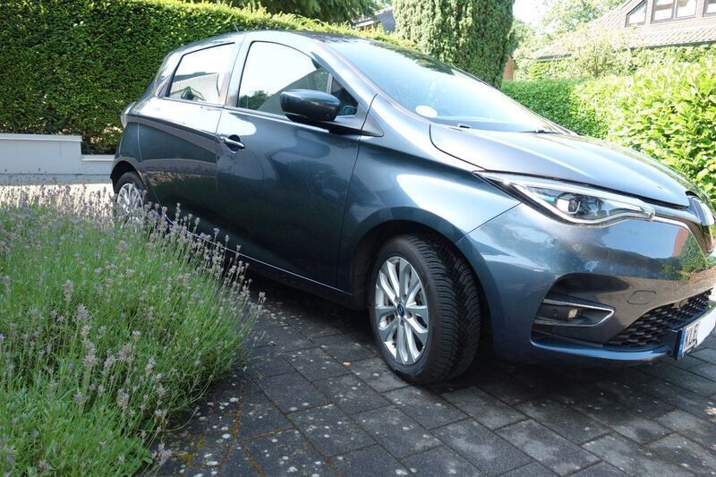 Grau Gebraucht 2020 Renault Zoe Experience Kleinwagen | 9.900 € (Superpreis) - Bild 1/4