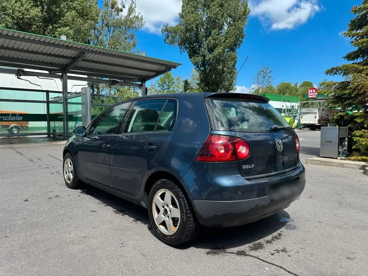 Gebraucht VW Golf V 140 PS (102 kW) 2008 Blau Limousine