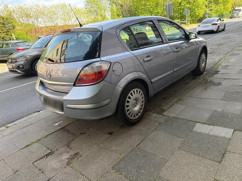 Usado Opel Astra 2005 Cinzento Sedan