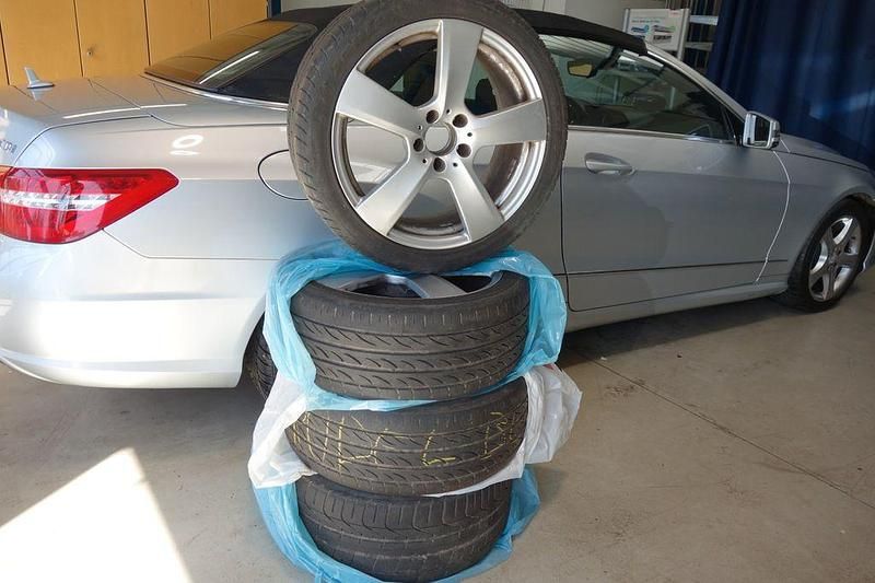 Gebraucht Mercedes E220 170 PS (125 kW) 2013 Silber Cabrio