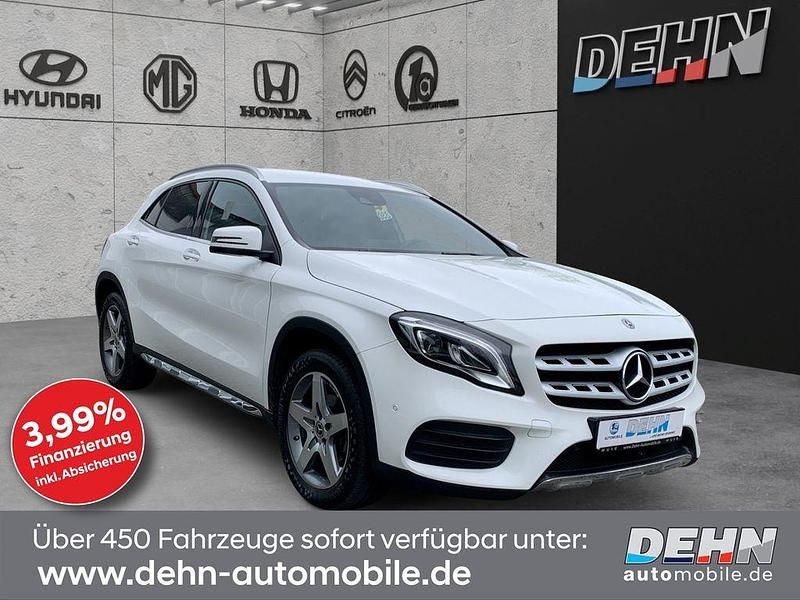 Weiß Gebraucht 2019 Mercedes GLA200 AMG line SUV | 22.450 € (Guter Preis) - Bild 1/4