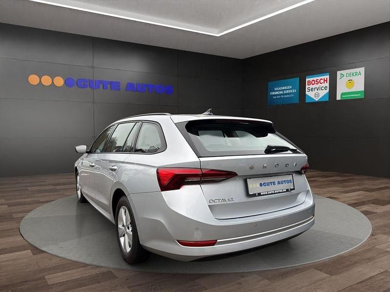 Gebraucht Skoda Octavia Active 116 PS (85 kW) 2022 Silber Kombi