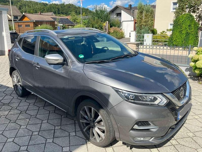 Grau Gebraucht 2019 Nissan Qashqai Tekna SUV | 15.000 € (Superpreis) - Bild 1/4
