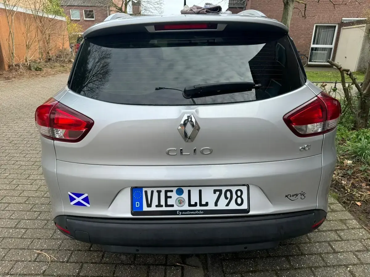 Gebraucht Renault Clio GrandTour 90 PS (66 kW) 2014 Silber Kombi