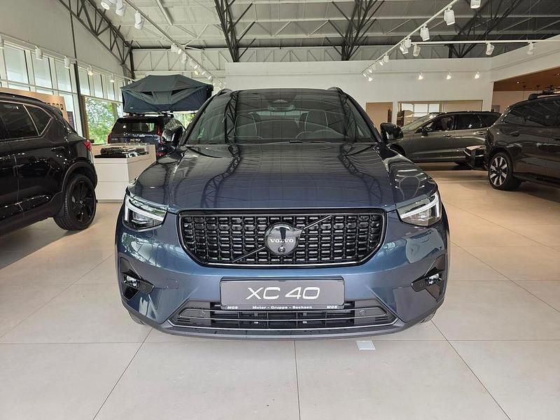 Gebraucht Volvo XC40 Plus 163 PS (119 kW) 2025 Denim blue / metallic SUV