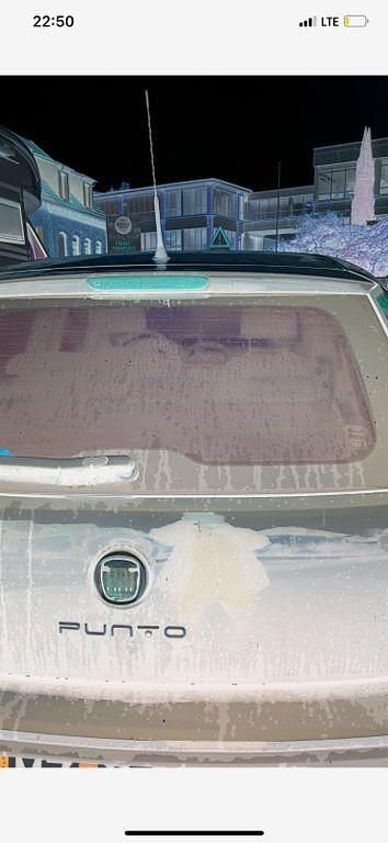 Schwarz Gebraucht 2010 Fiat Punto Limousine | 3.850 € (Teuer) - Bild 1/4