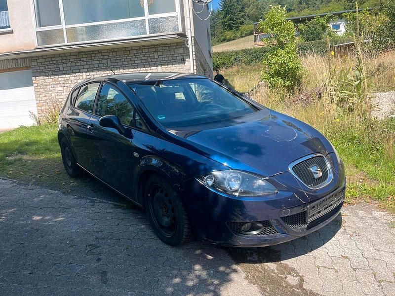 Blau Gebraucht 2006 Seat Leon Limousine | 700 € (Superpreis) - Bild 1/4