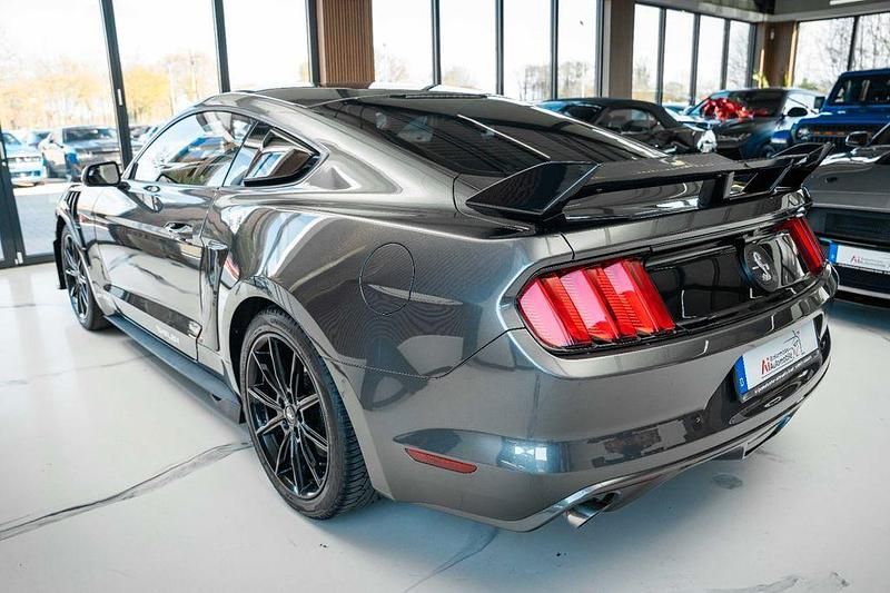Gebraucht Ford Mustang GT 305 PS (224 kW) 2017 Grau Coupé