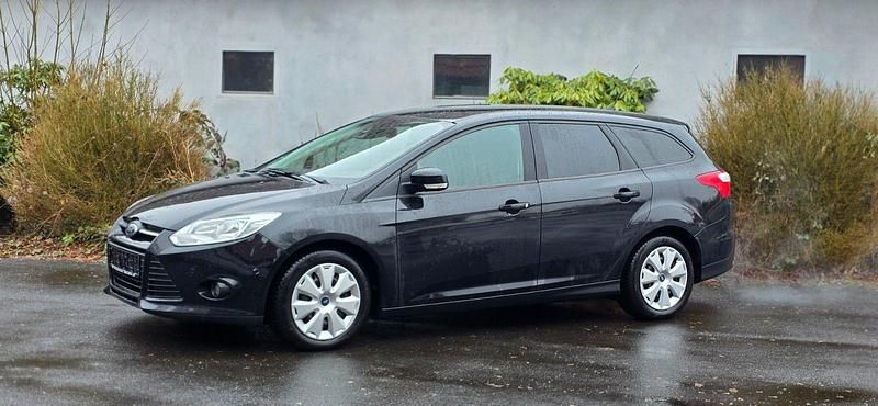 Gebraucht Ford Focus Trend 116 PS (85 kW) 2012 Schwarz Kombi