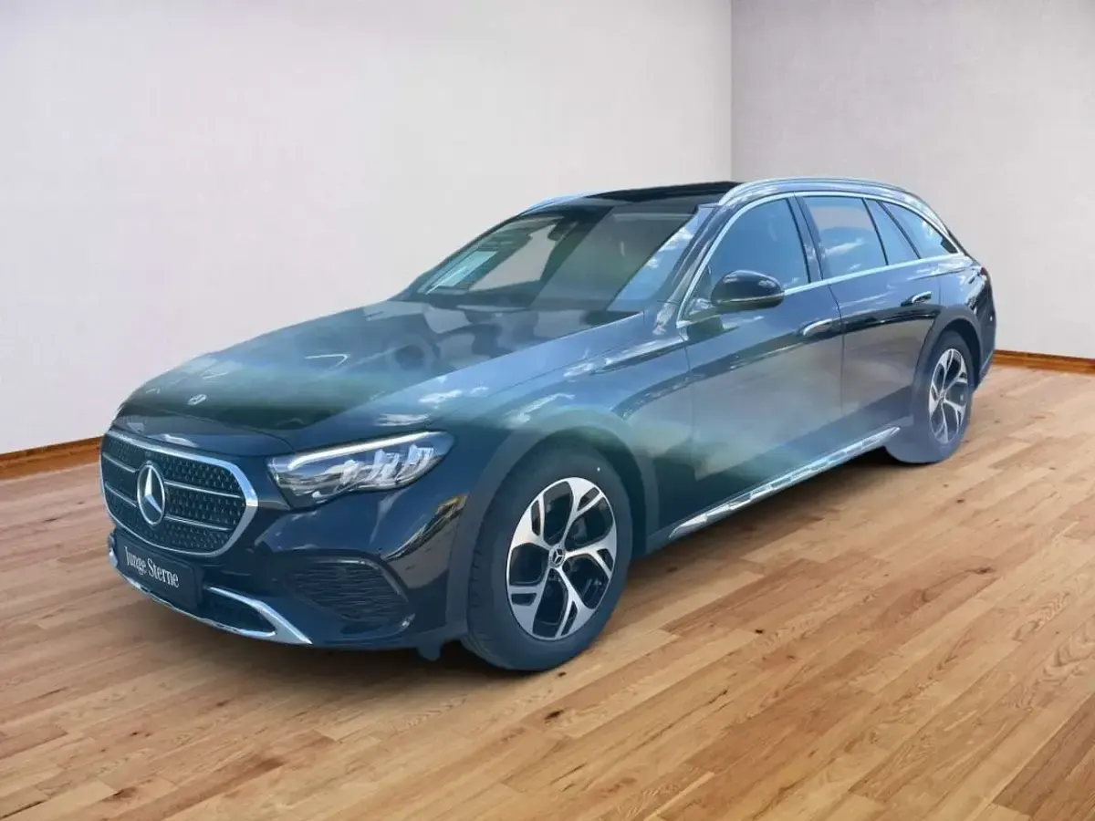 Gebraucht Mercedes E220 All-Terrain 197 PS (144 kW) 2025 Schwarz Kombi